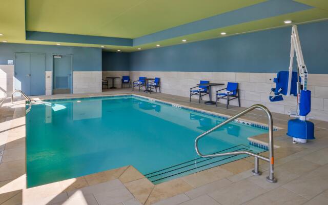Holiday Inn Express & Suites Kansas City - Lee's Summit by IHG