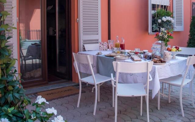 APPARTAMENTO VACANZE / HOLIDAY FLAT Farfalle&RossoBarbera