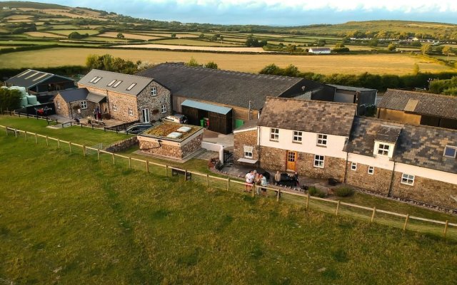 Bunk House - 4 Bedroom - Llangenith