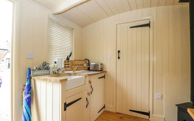 Mitford Gypsy Hut