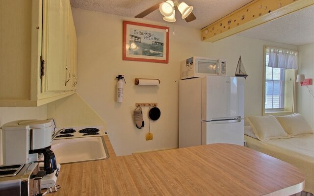 30 Stolen Moments Studio Bedroom Condo