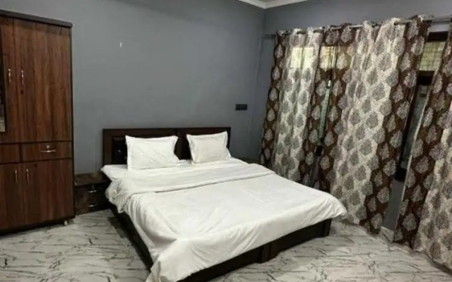 Goroomgo Hotel Zulfikar Srinagar