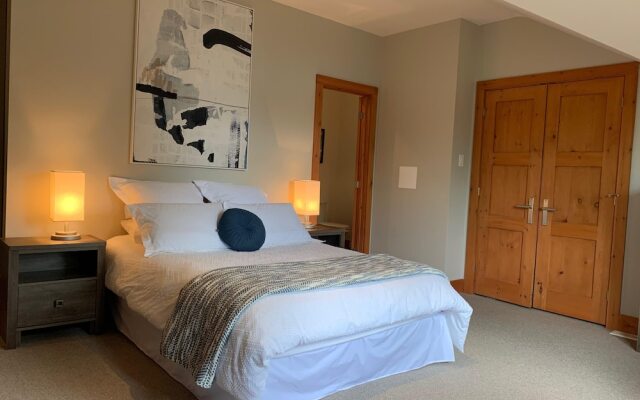 Relaxing Location Steps From Resort Citq 242281