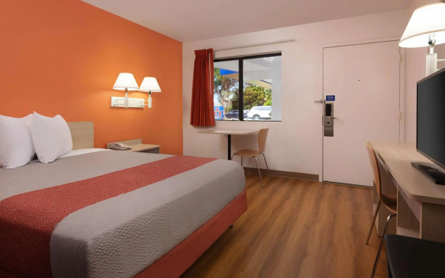 Motel 6 Santa Maria, CA - North
