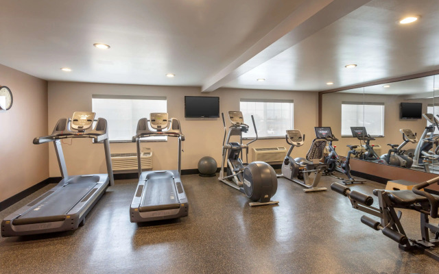 Best Western Plus Cottontree Inn