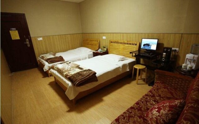 Deyang Luojiang Jingdong Business Inn