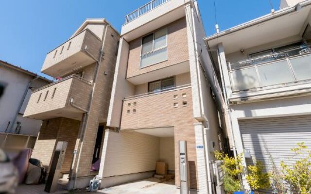 Higashi Shinjuku Modern house