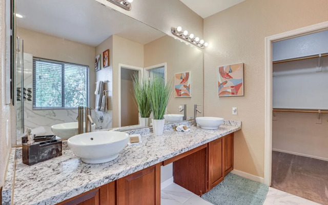 Family-friendly Phoenix Home: 5 Mi to Westgate!