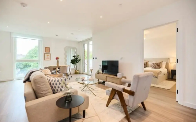 The Tottenham Escape - Lovely 2bdr Flat With Balcony