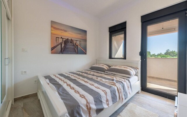 Beautiful Home in Vir With 4 Bedrooms and Wifi