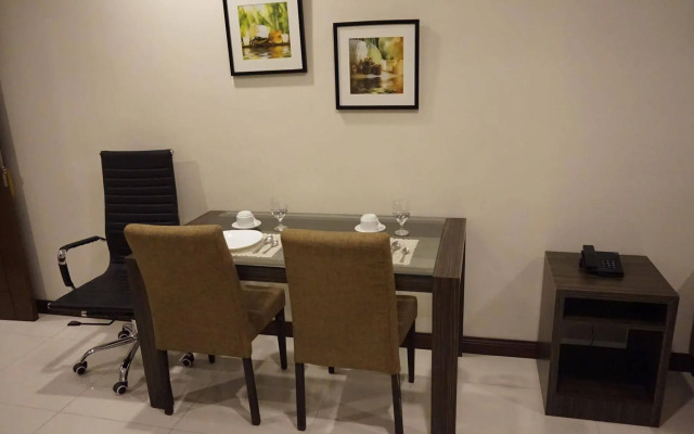 West Avenue Suites