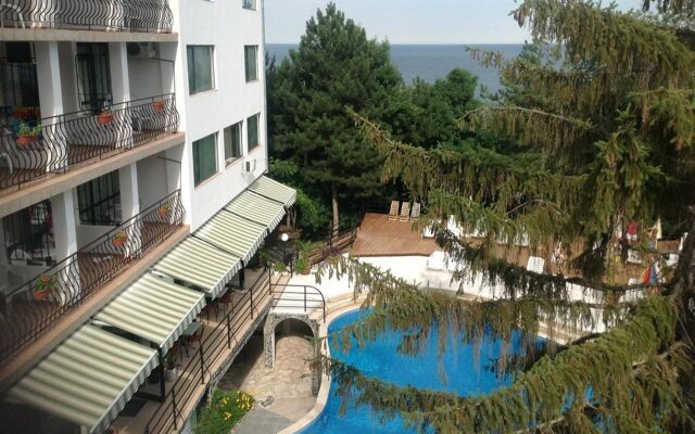 Park Hotel Briz All Inclusive- Free Parking