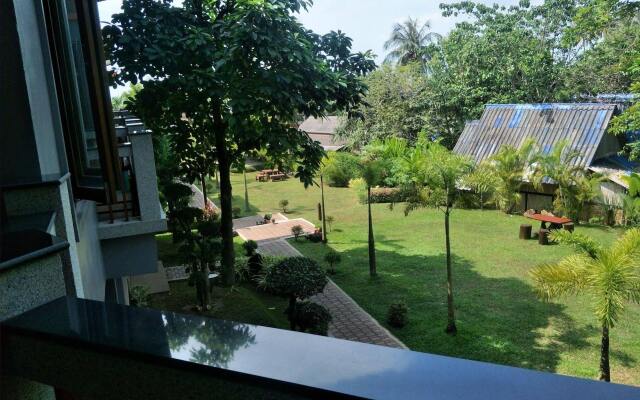 Lanta Intanin Resort