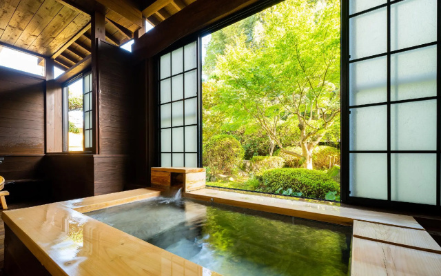 Ureshino Onsen Kujaku – Outside – Ureshino