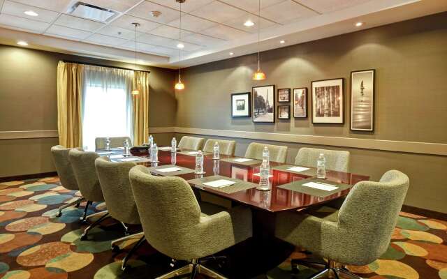 Hampton Inn & Suites Detroit-Canton