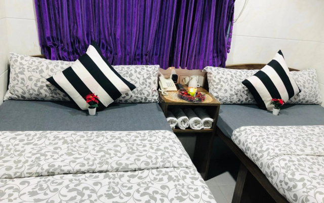 Premium Lounge – Guest Rooms – Kowloon