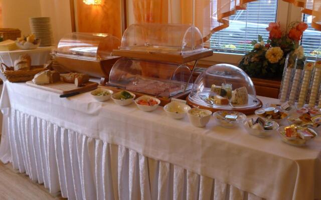 Hotel-Restaurant „Roter Hahn“