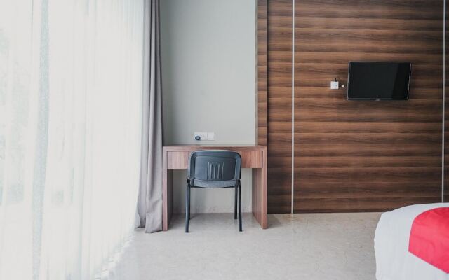 RedDoorz Premium @ Permata Baloi Green