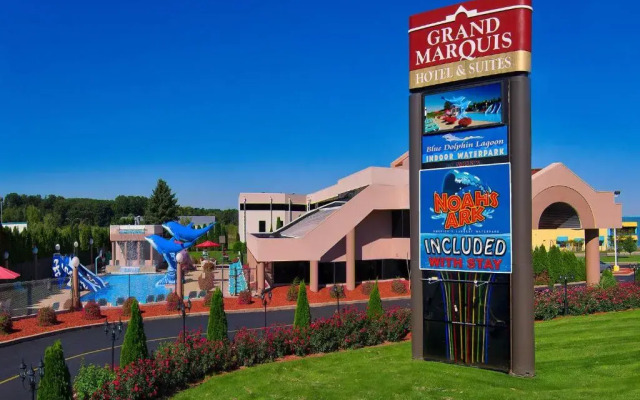 Grand Marquis Waterpark Hotel & Suites