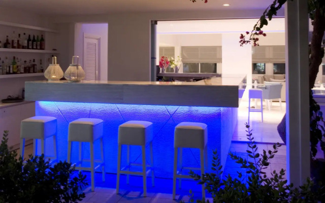 Nissi Park Hotel