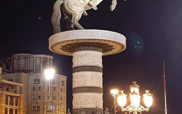 Square Exclusive Apartment 3n