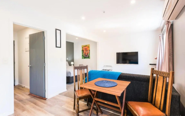 Modern Private Apartment