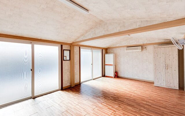 Gapyeong Gold Castle Pension