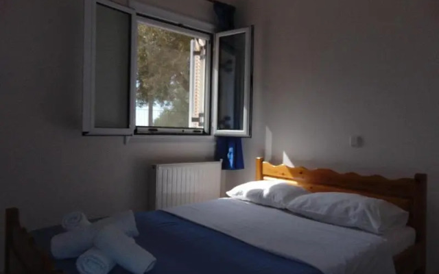 Marina Apartments &amp; Studios