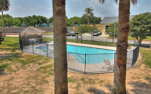 Bayhouse Condo 3 Bedroom Condo by Redawning