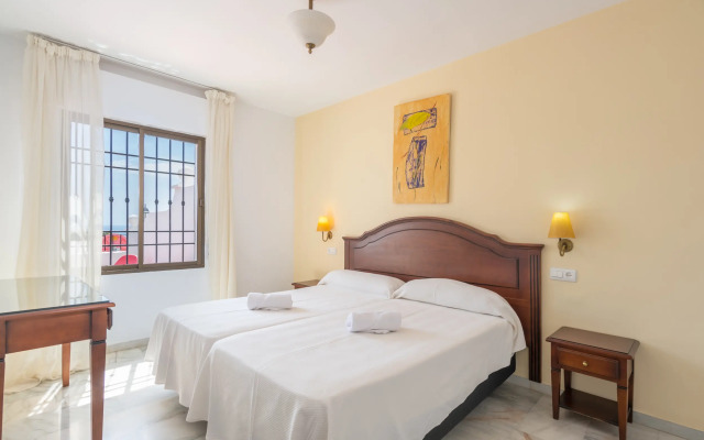 Hotel Playamaro