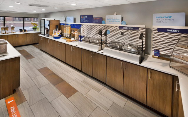 Holiday Inn Express and Suites Atlanta Downtown by IHG