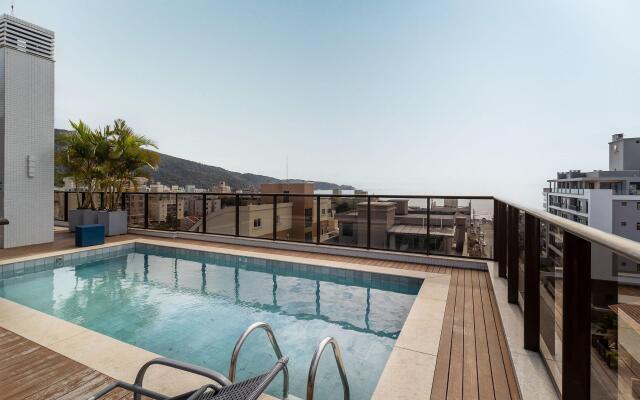 Belo apto pé na areia em Bombinhas CSD301