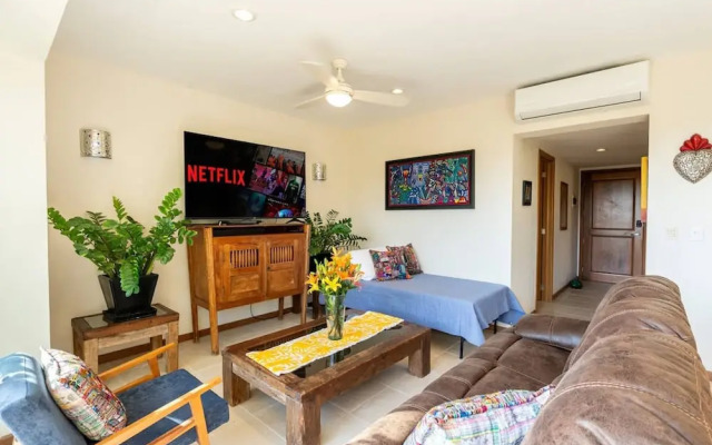 Sleeps 6 Views Beach 1 Block