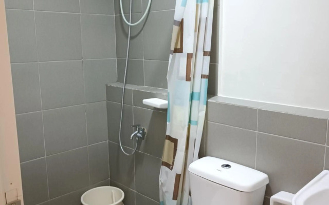 camella manors CONDO unit with free WIFI