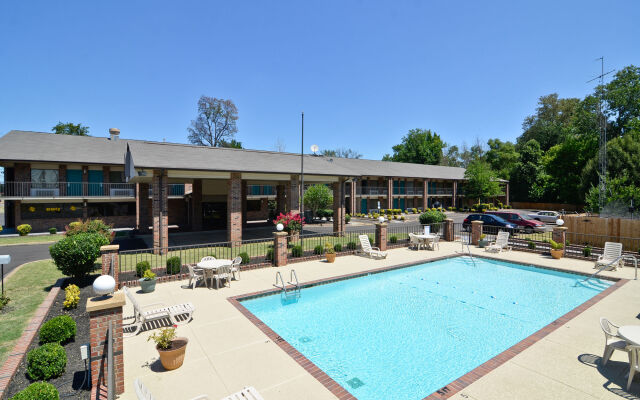 Travelers Inn and Suites