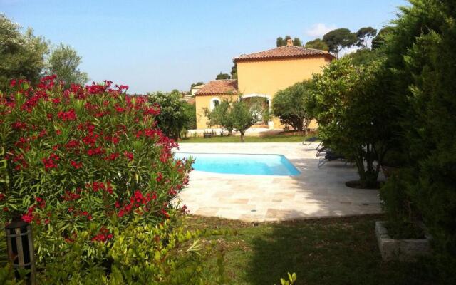 Carqueiranne piscine Grand T2 pour 4 personnes