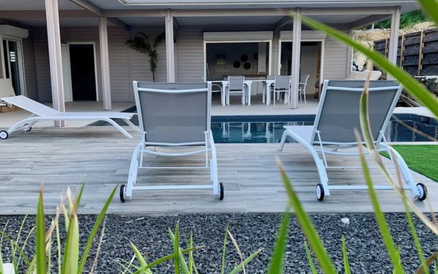 Nakolodge 3 chambres -piscine / jardin privés
