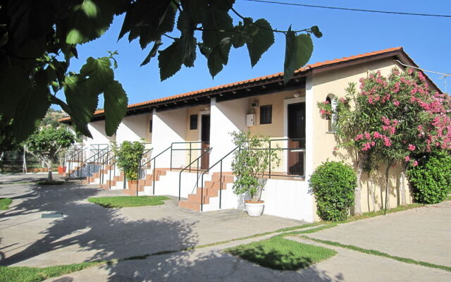 Alexandra Makris Gialos Studios