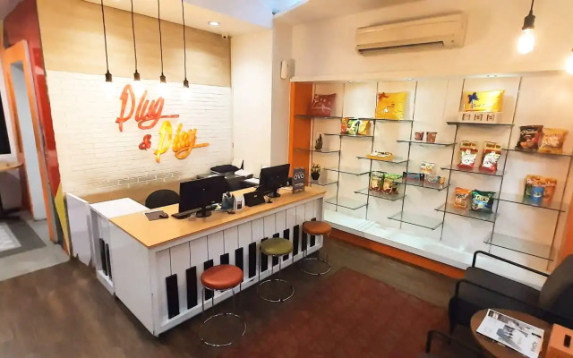Front One Inn Semarang