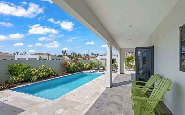 Villa Amber with pool at mambo beach