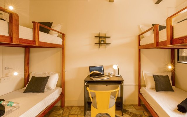 Locomo Hostel - Mumbai