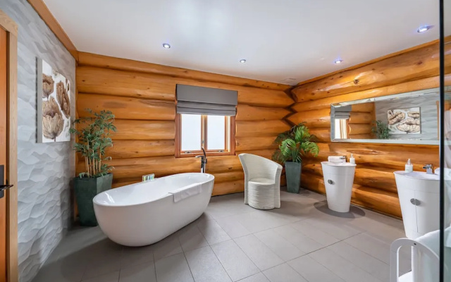 The Vu Log Cabins
