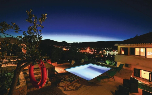 Beautiful Home in Trogir With Wifi and 2 Bedrooms