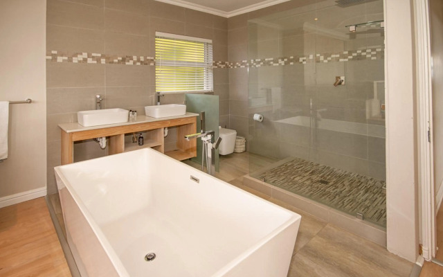 Luxury, modern double story beach house