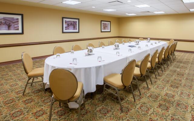 Crowne Plaza Louisville Airport Expo Ctr by IHG