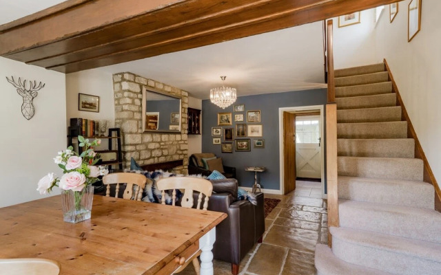 Stunning 2 Bed Cottage in Fordwells