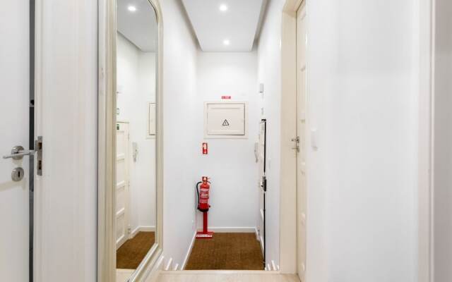 ALTIDO Graça 1-BR Apartment w/Green Terrace & BBQ