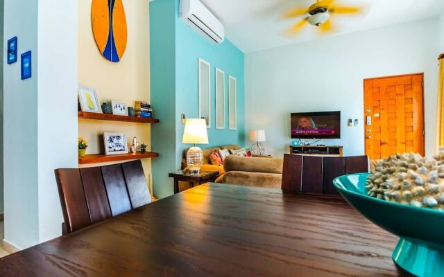 Dream Location! 2BR Near Beach+clubs!! Sleeps 6!!