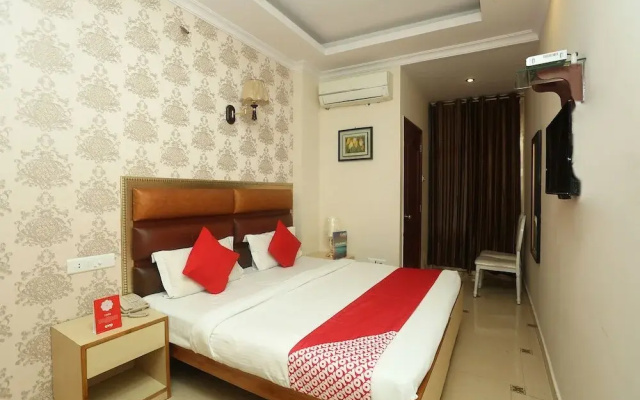 Grest Hotel by OYO Rooms