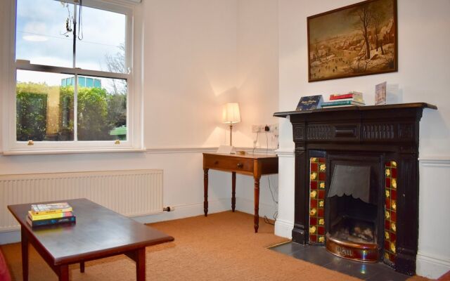 Beautiful 3 Bedroom Terraced House With Garden